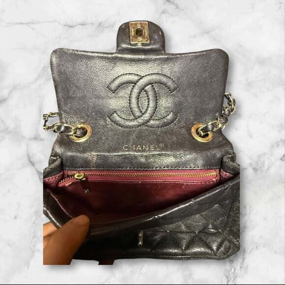 CHANEL - Picture 3 of 5